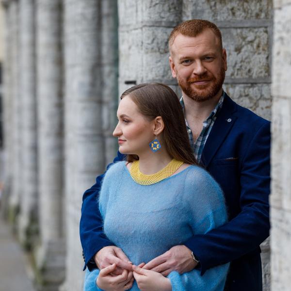 Змушені покинути рідний Миколаїв через війну, Валентина та В’ячеслав переїхали до Естонії, де поступово облаштовують нове життя.